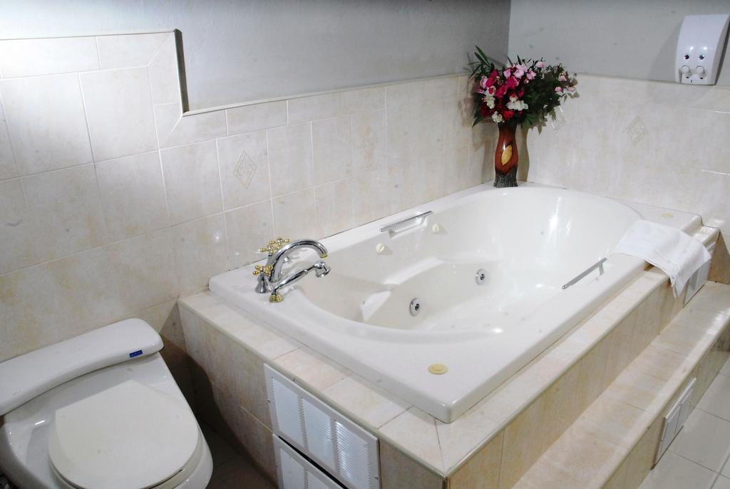Guest House Villa Mishkan Runaway Bay Kamer foto